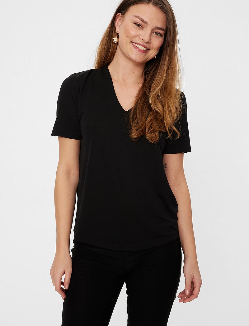 FREE/QUENT - Blouse from Freequent in a soft material. The blouse has a simple silhouette wit - t-shirts - black - 0