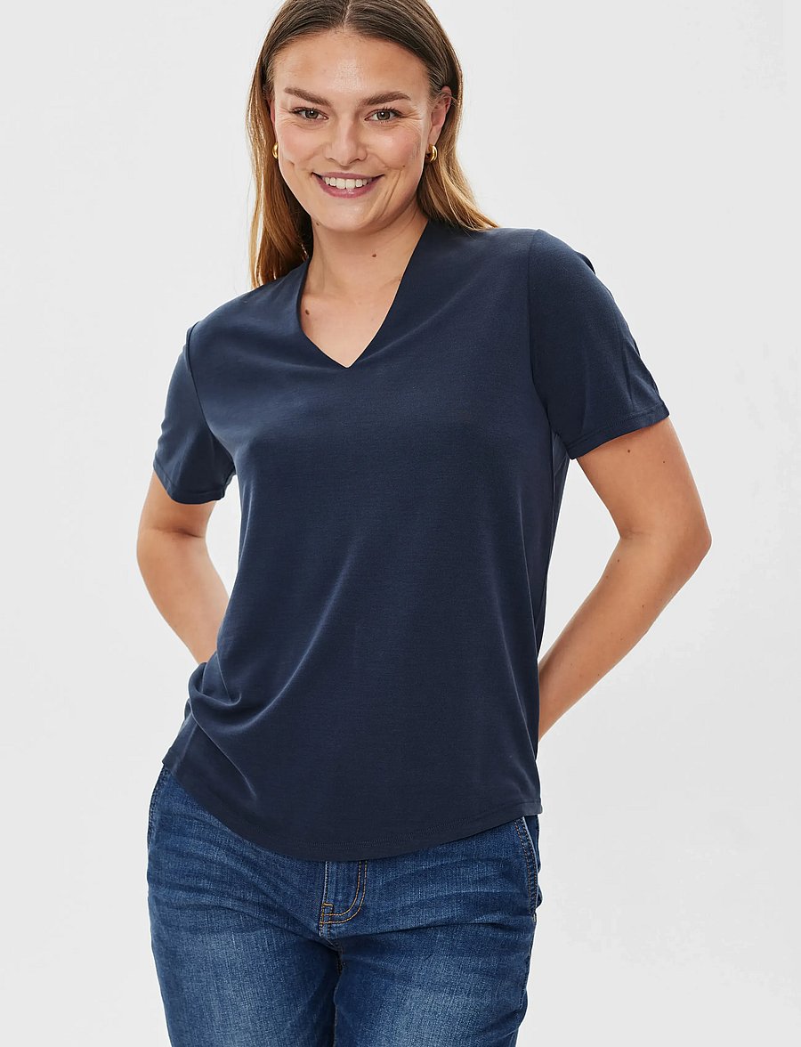 FREE/QUENT - Blouse from Freequent in a soft material. The blouse has a simple silhouette wit - t-shirts - salute - 0