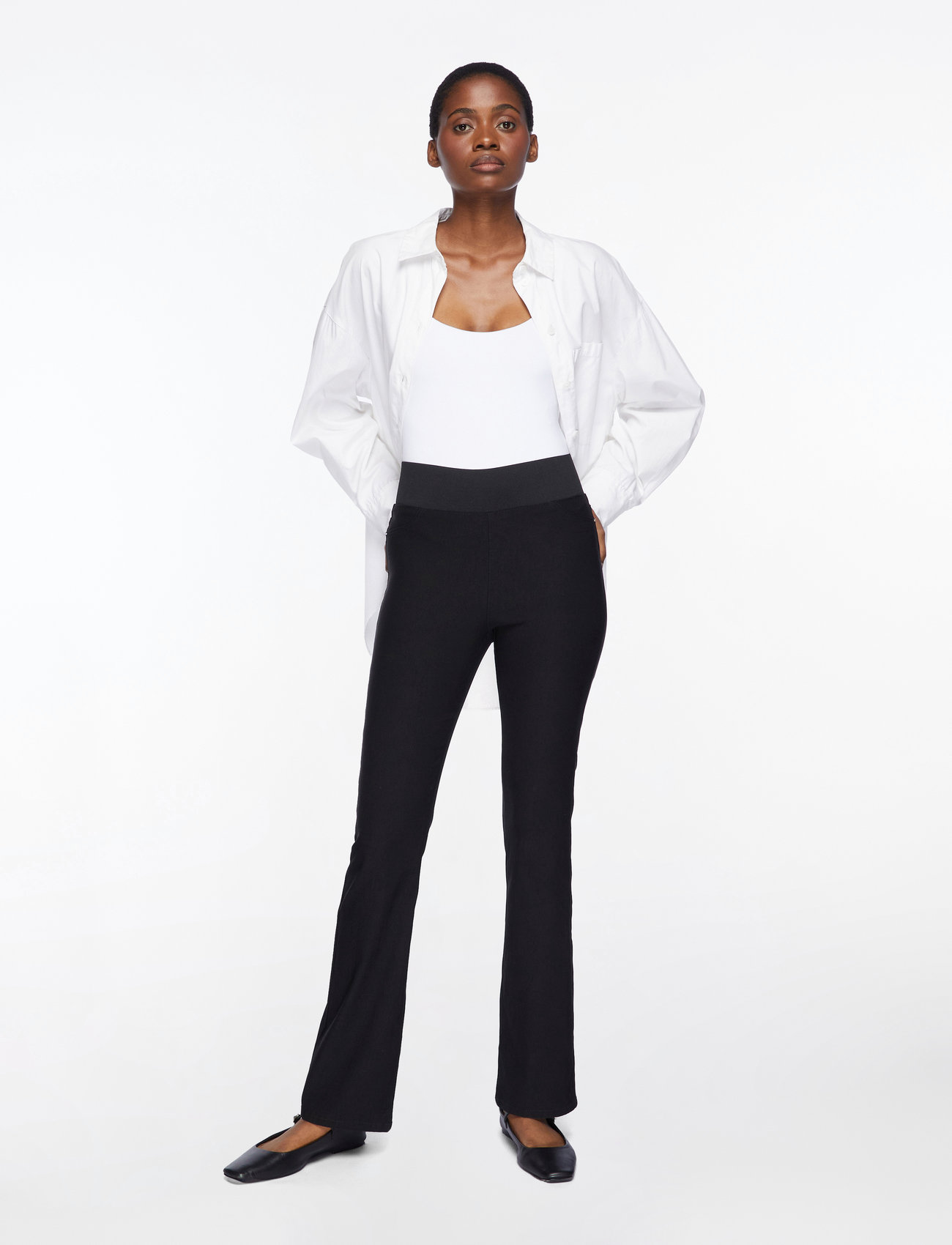 FREE/QUENT - High-waisted bootcut pants - schlaghose - black - 2