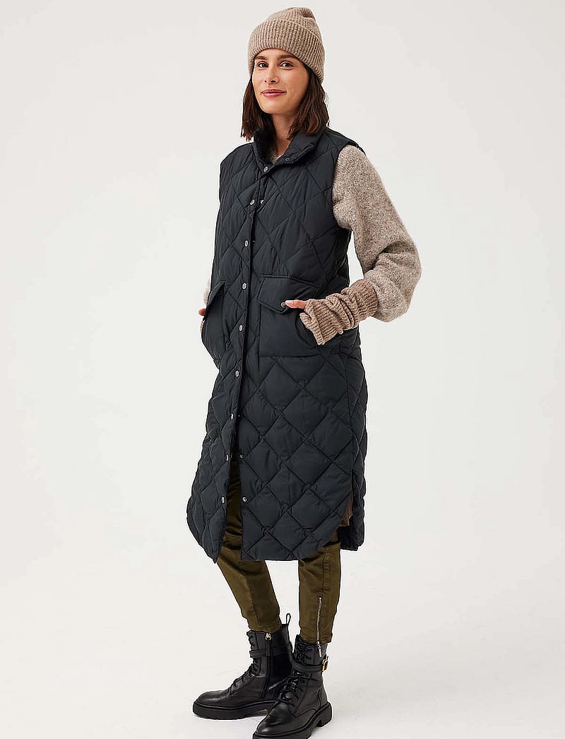 FREE/QUENT - Knee-length quilted waistcoat - syystakit - black - 4