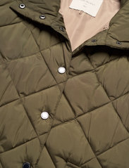 FREE/QUENT - FQOLGA-WA - quilted vests - olive night 19-0515 - 2