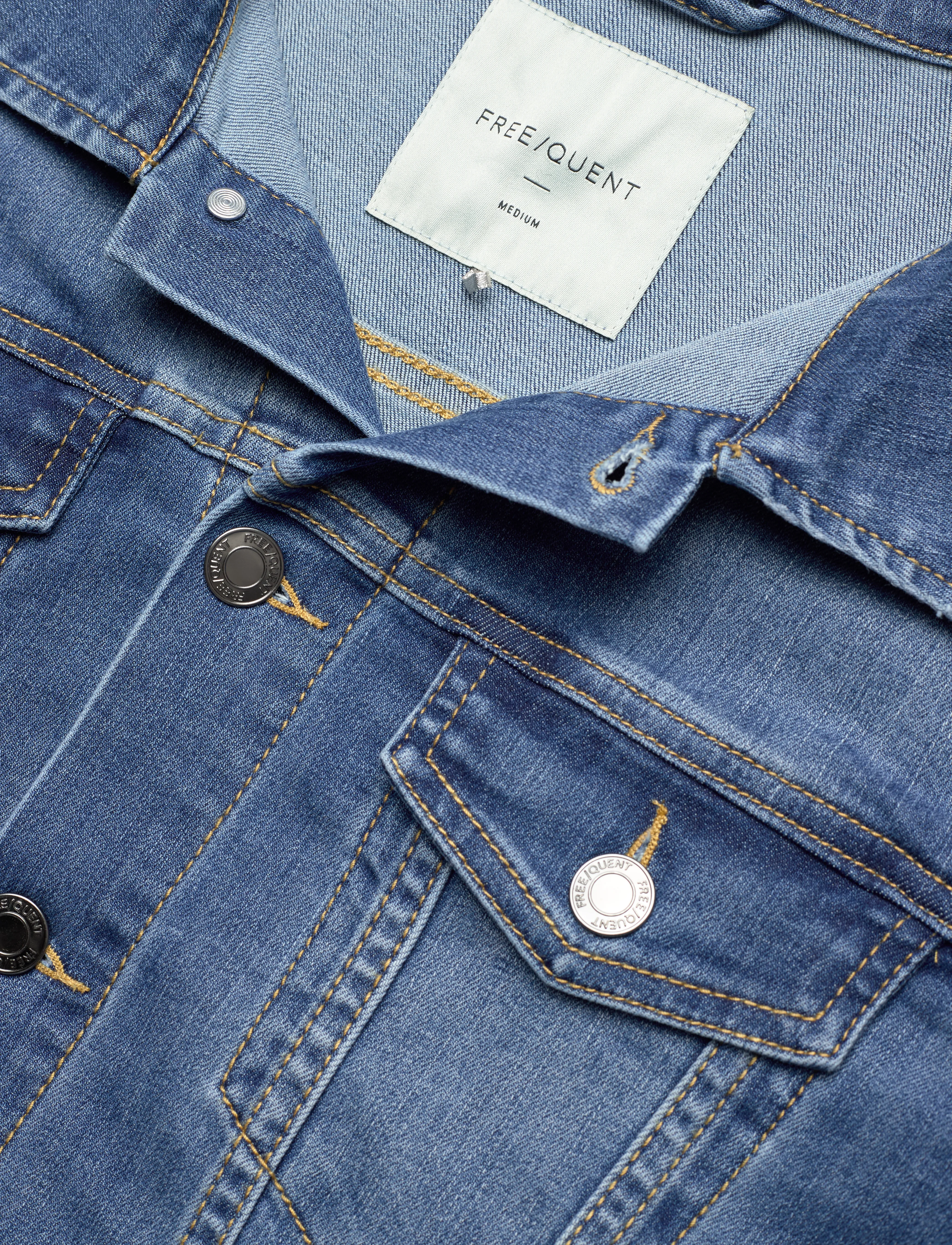 FREE/QUENT - Denim jacket from Freequent in a soft material. The jacket has a simple silhouet - medium blue denim - 3