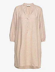 FREE/QUENT - FQLAVA-DR-KAFTAN-S - sukienki koszulowe - sand melange - 0