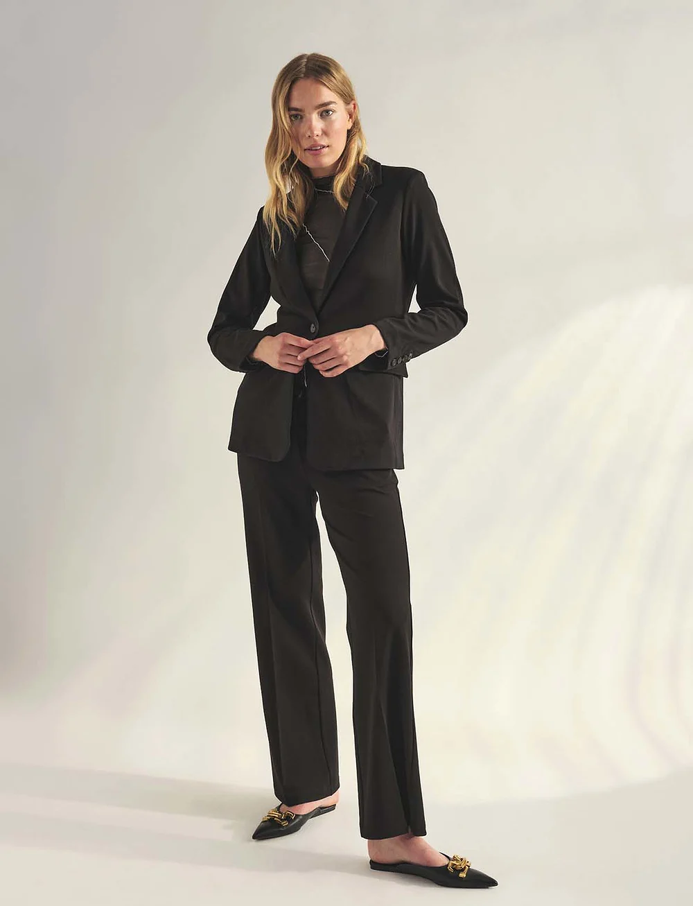 FREE/QUENT - Pants from Freequent in a soft material. The pants have a simple silhouette with - kostymbyxor - black - 3