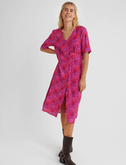FREE/QUENT - FQCAREY-DRESS - summer dresses - fuchsia red w. phlox pink - 2