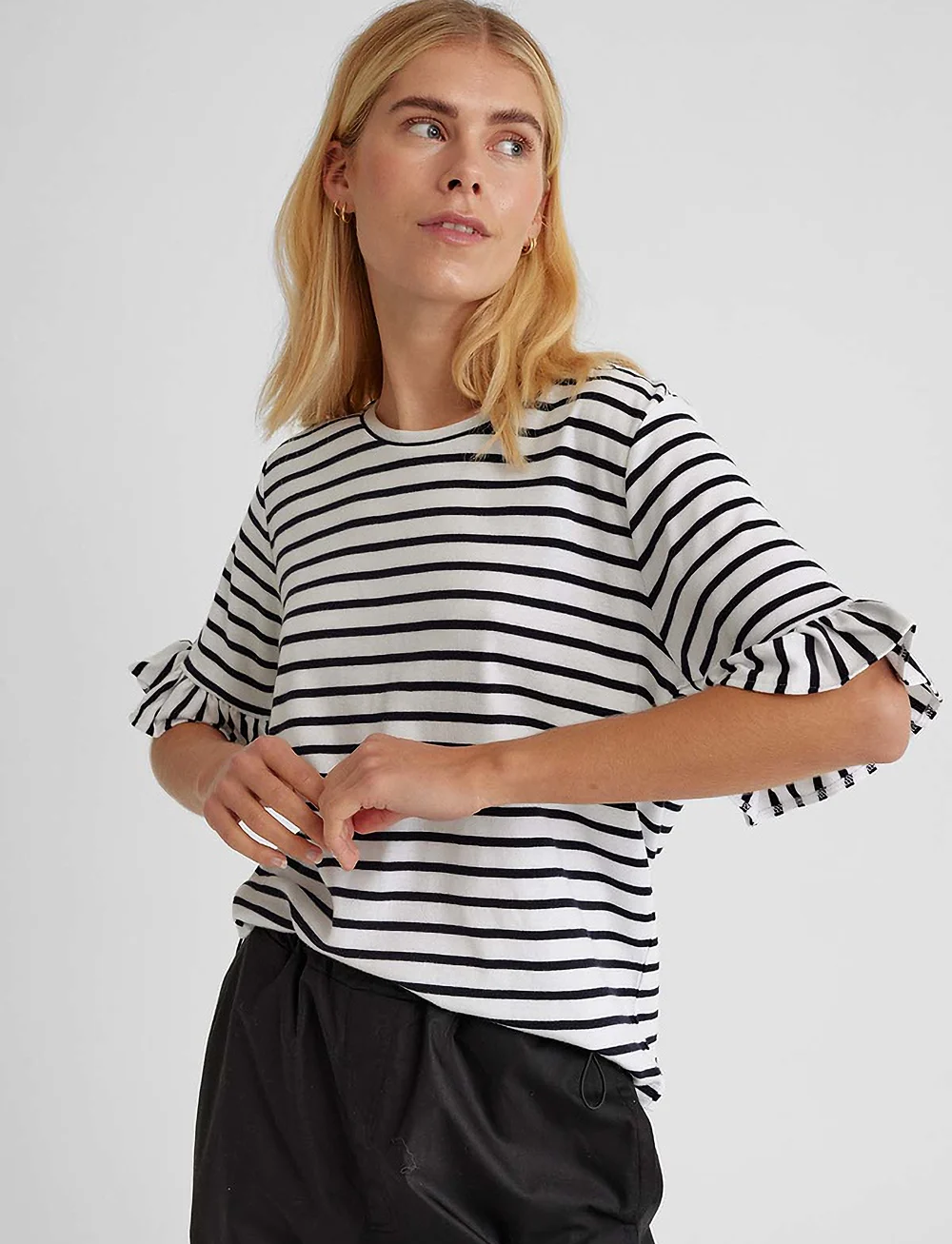 FREE/QUENT - T-shirt from Freequent in a soft material with a striped print. The T-shirt has - t-shirts - brilliant white w. navy blazer - 0