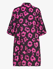 FREE/QUENT - FQFLUSS-DRESS - marškinių tipo suknelės - black w. raspberry rose - 1