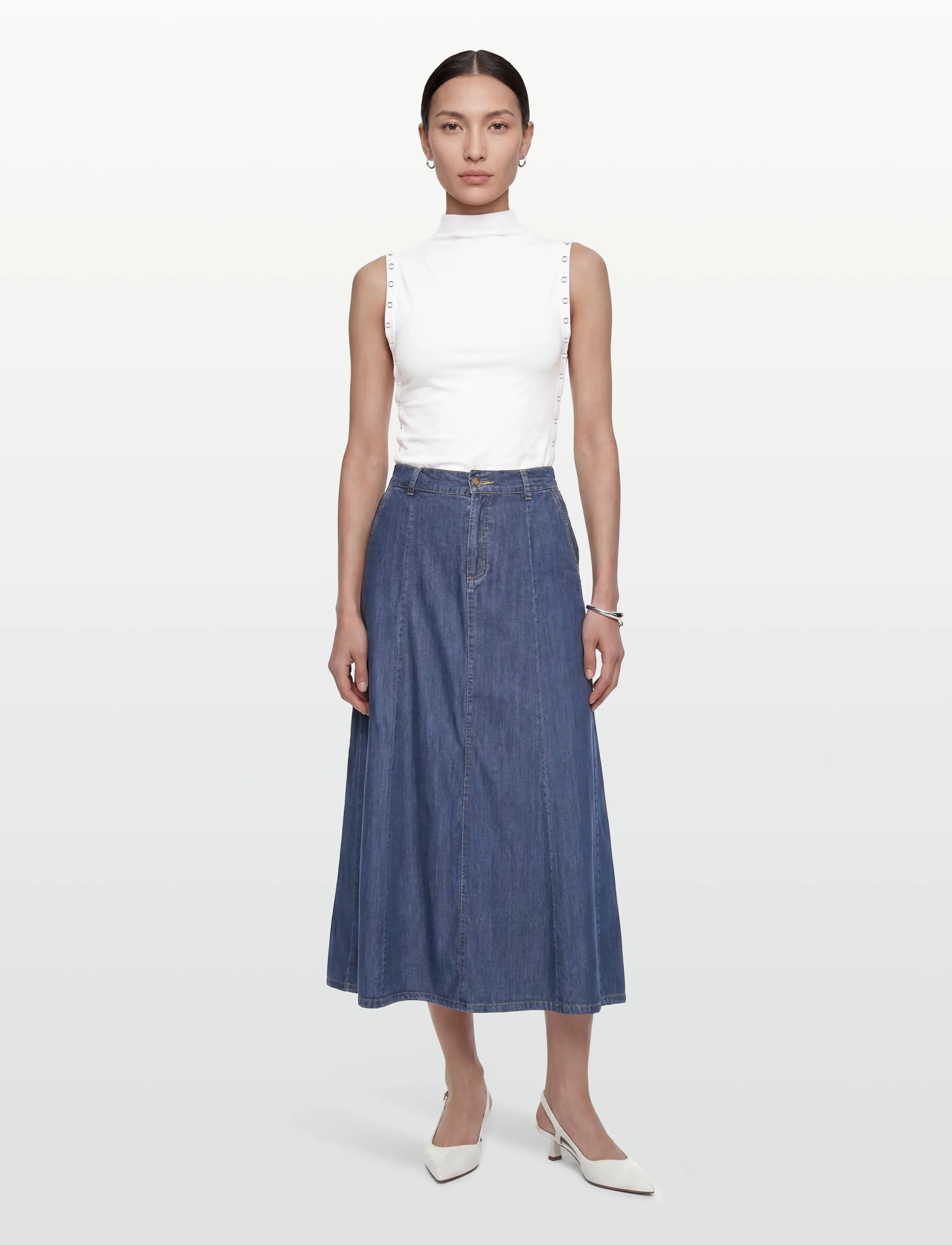 Skirt From Freequent In A Soft Lyocell Material With A Denim Look. The Skirt Is