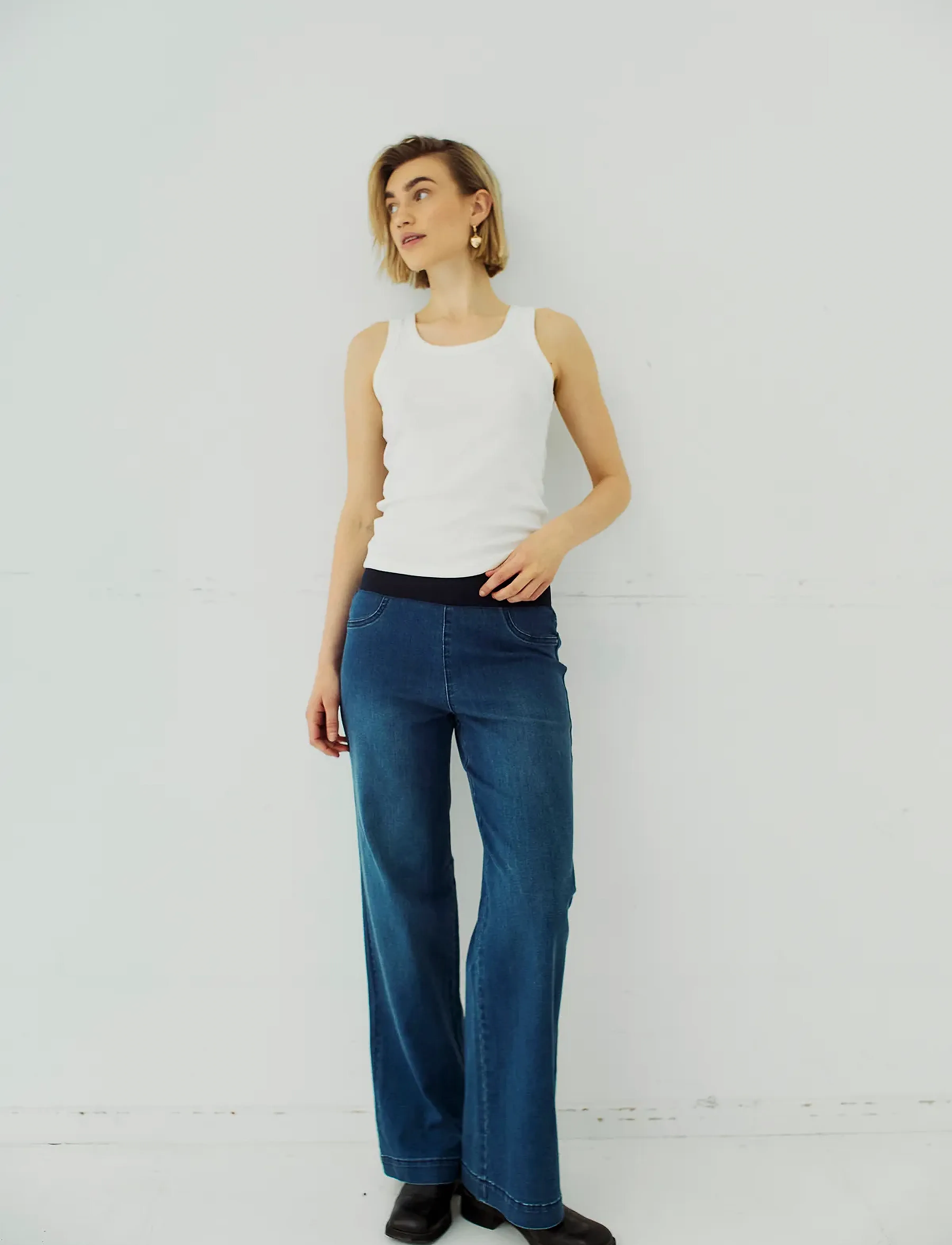FREE/QUENT Pants From Freequent In A Soft Material With Power Stretch. The Pants Have A Sim, Kvinder, Vide Bukser Med Elastiktalje, Blå, Str: S
