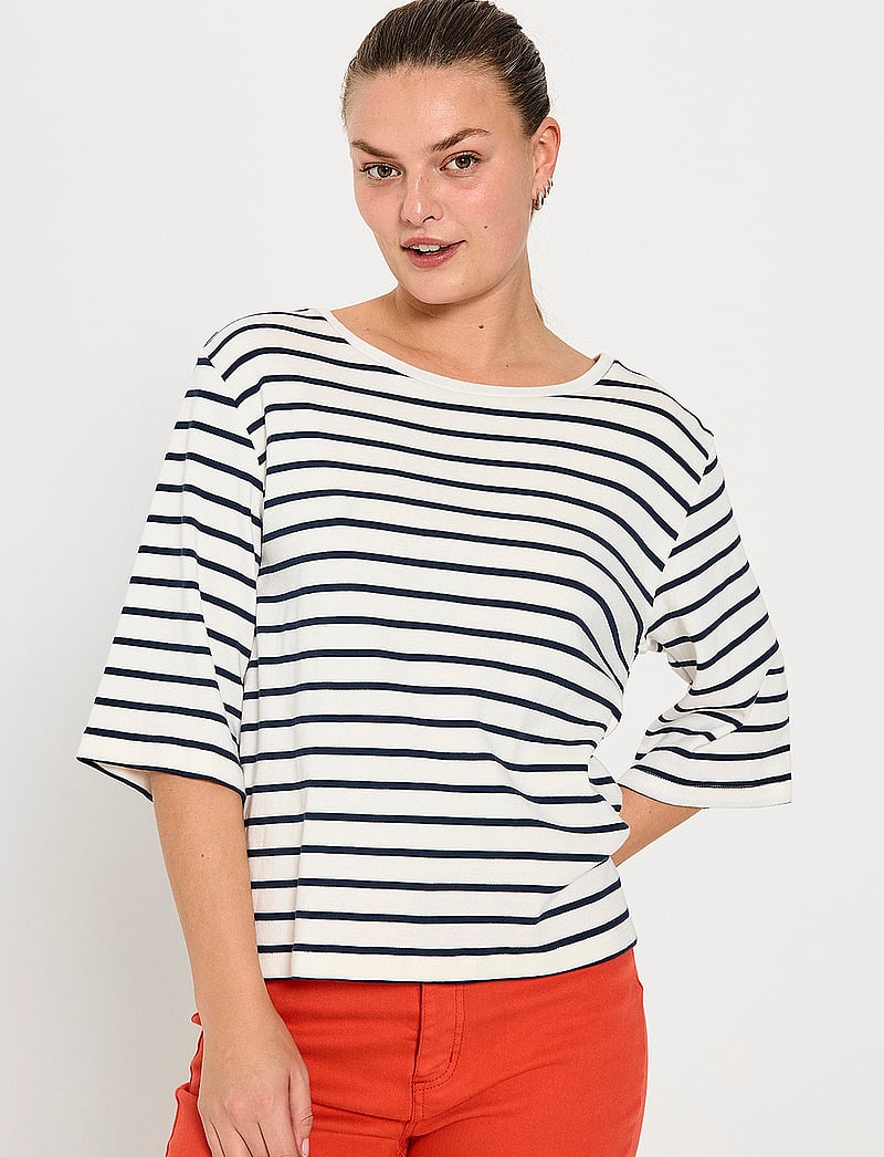 FREE/QUENT - T-shirt - t-shirts - star off-white w. navy blazer - 0