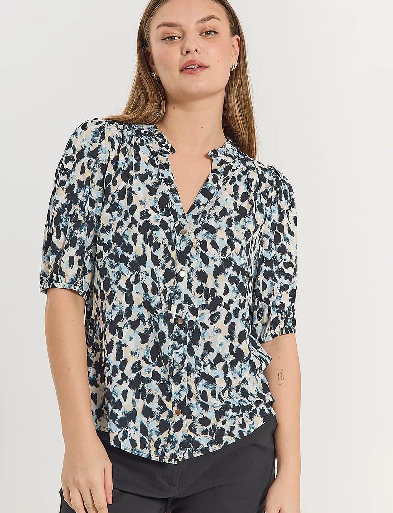 FREE/QUENT - Shirt - blouses à manches courtes - chambray blue w. black - 0