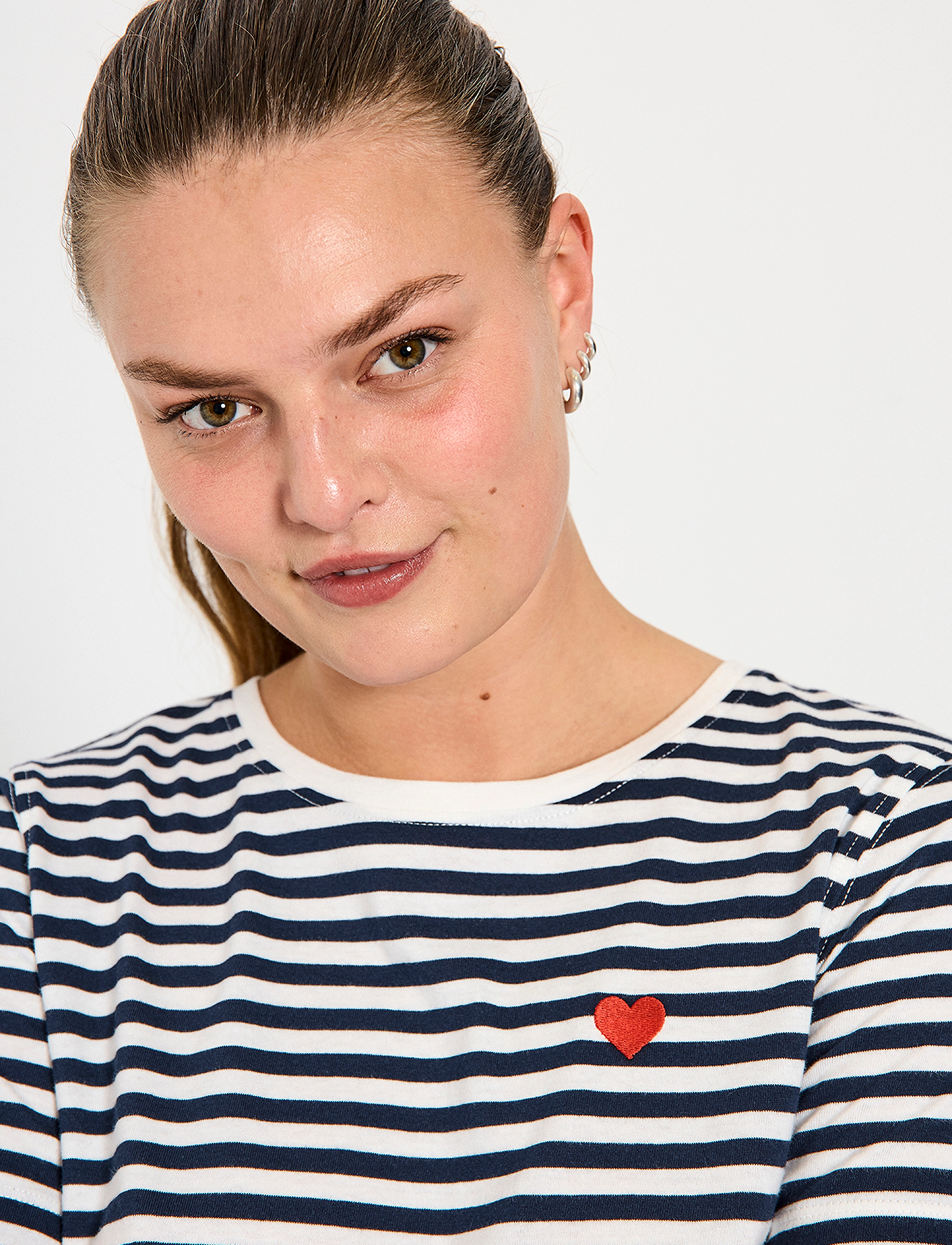 FREE/QUENT - T-shirt from Freequent in a soft material with stripes. The T-shirt has a rounde - star off-white w. navy blazer - 3