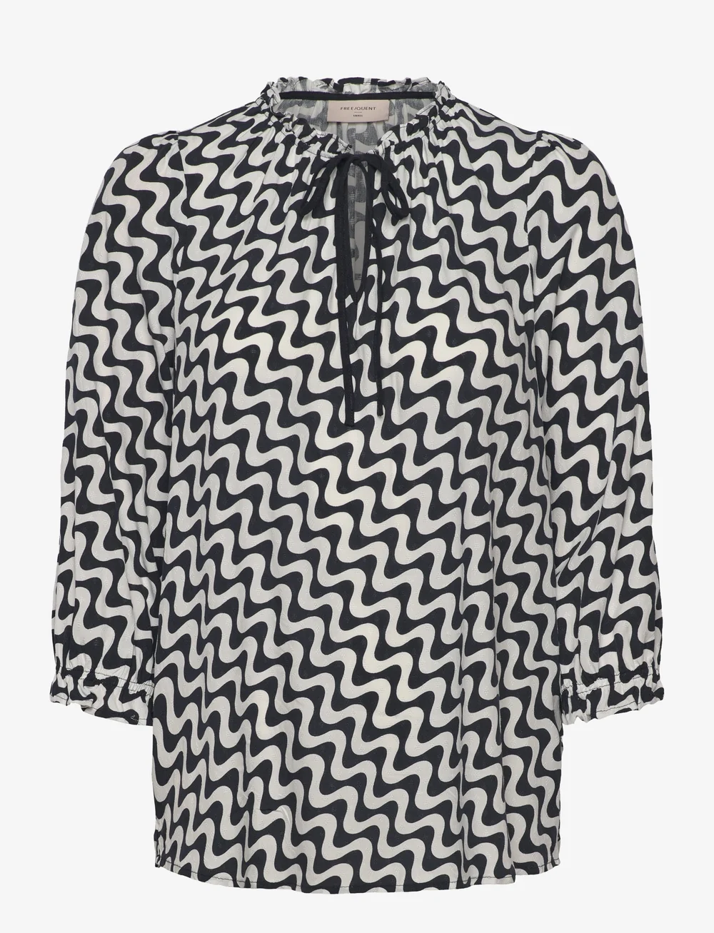 FREE/QUENT - Blouse - kurzämlige blusen - star off-white w. navy blazer - 1