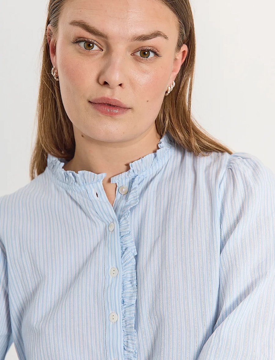 FREE/QUENT - FQROLLY-BLOUSE - pikkade varrukatega pluusid - chambray blue w star off-white - 3
