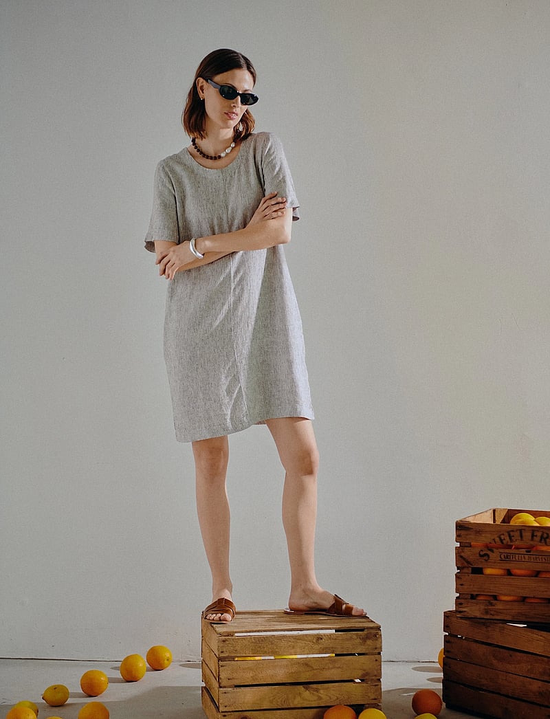 FREE/QUENT - FQLAVA-DRESS - t-shirtkjoler - coffee bean w. star off-white - 3