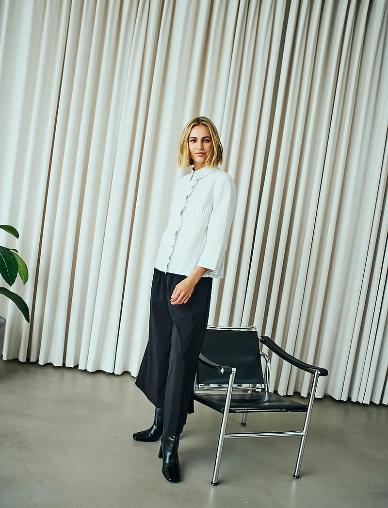 FREE/QUENT - Shirt - lühikeste varrukatega särgid - star off-white w. salute - 2