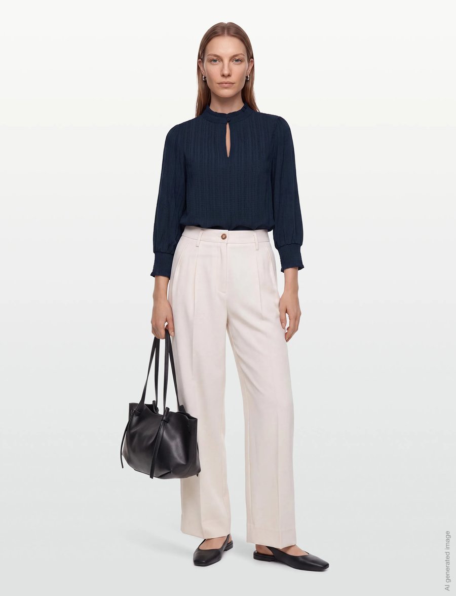 FREE/QUENT - Blouse from Freequent in a light material of recycled polyester with a fine text - långärmade blusar - salute - 1