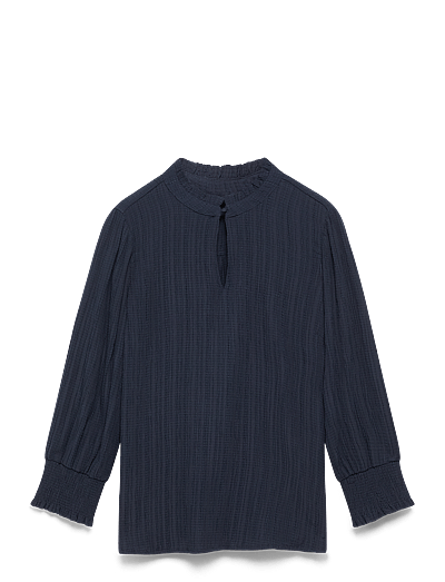 Blouse From Freequent In A Light Material Of Recycled Polyester With A Fine Text - LangæRmede Bluser