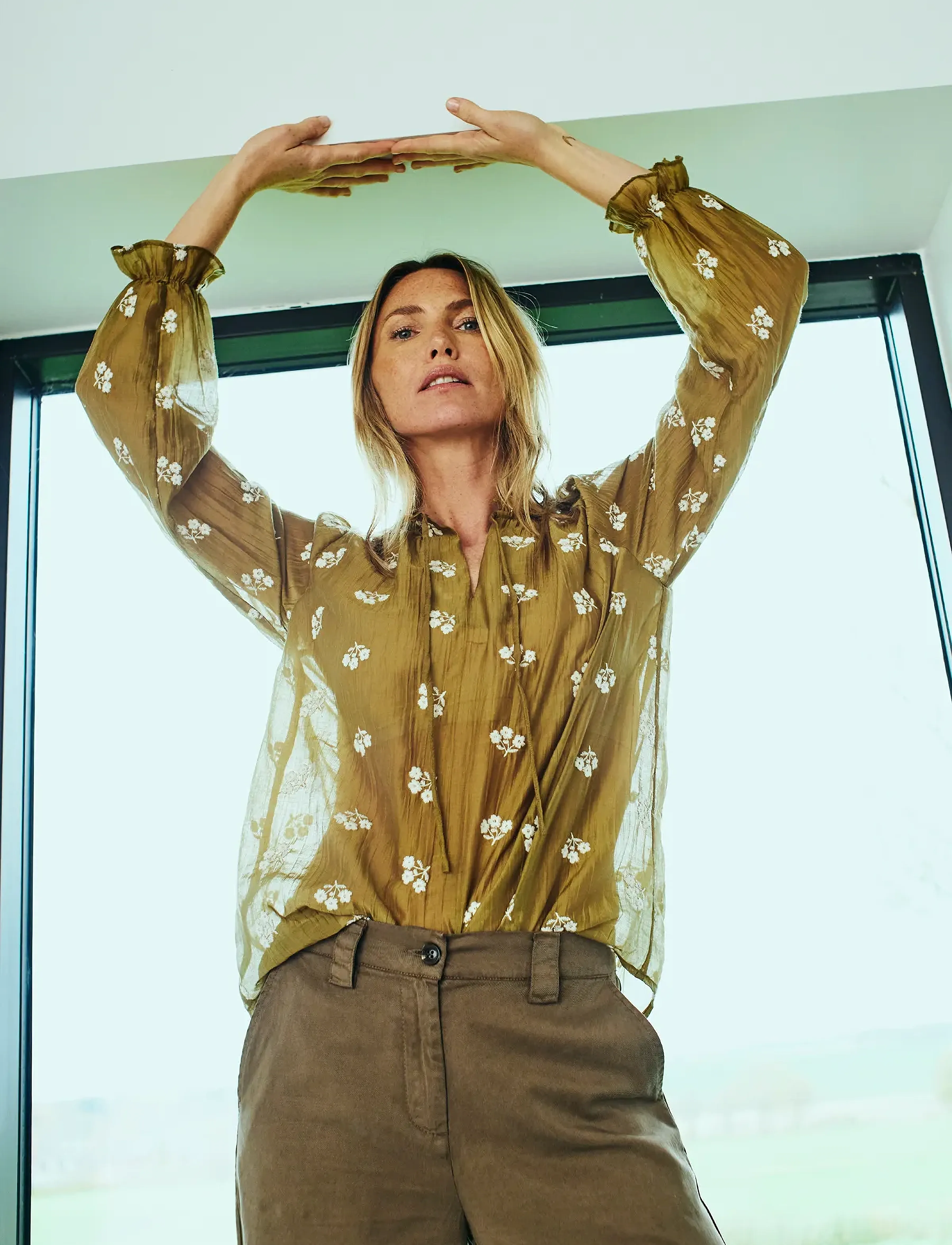 FREE/QUENT - Blouse from Freequent in a light material with allover floral embroidery. In add - antique bronze w. moonbeam - 3