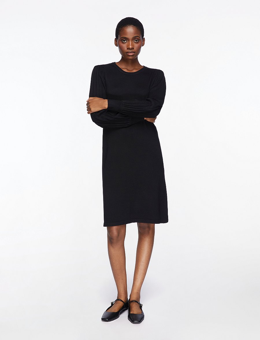 FREE/QUENT - Dress from Freequent in a soft, fine-knit material. The dress has a simple silho - kootud kleidid - black - 3