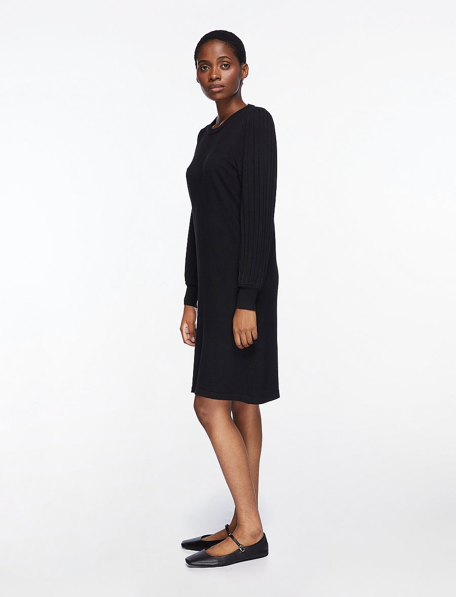 FREE/QUENT - Dress from Freequent in a soft, fine-knit material. The dress has a simple silho - kootud kleidid - black - 4