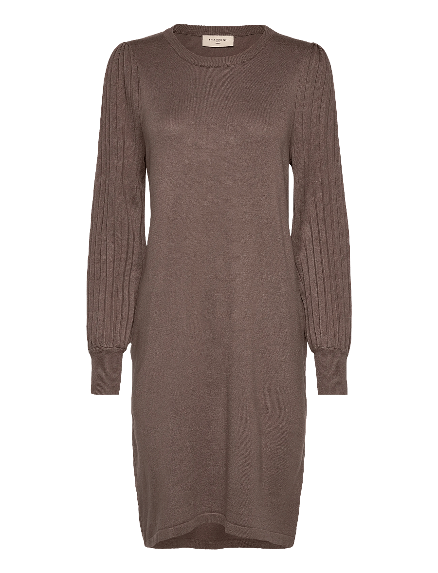 FREE/QUENT - Dress from Freequent in a soft, fine-knit material. The dress has a simple silho - strikkjoler - morel - 0
