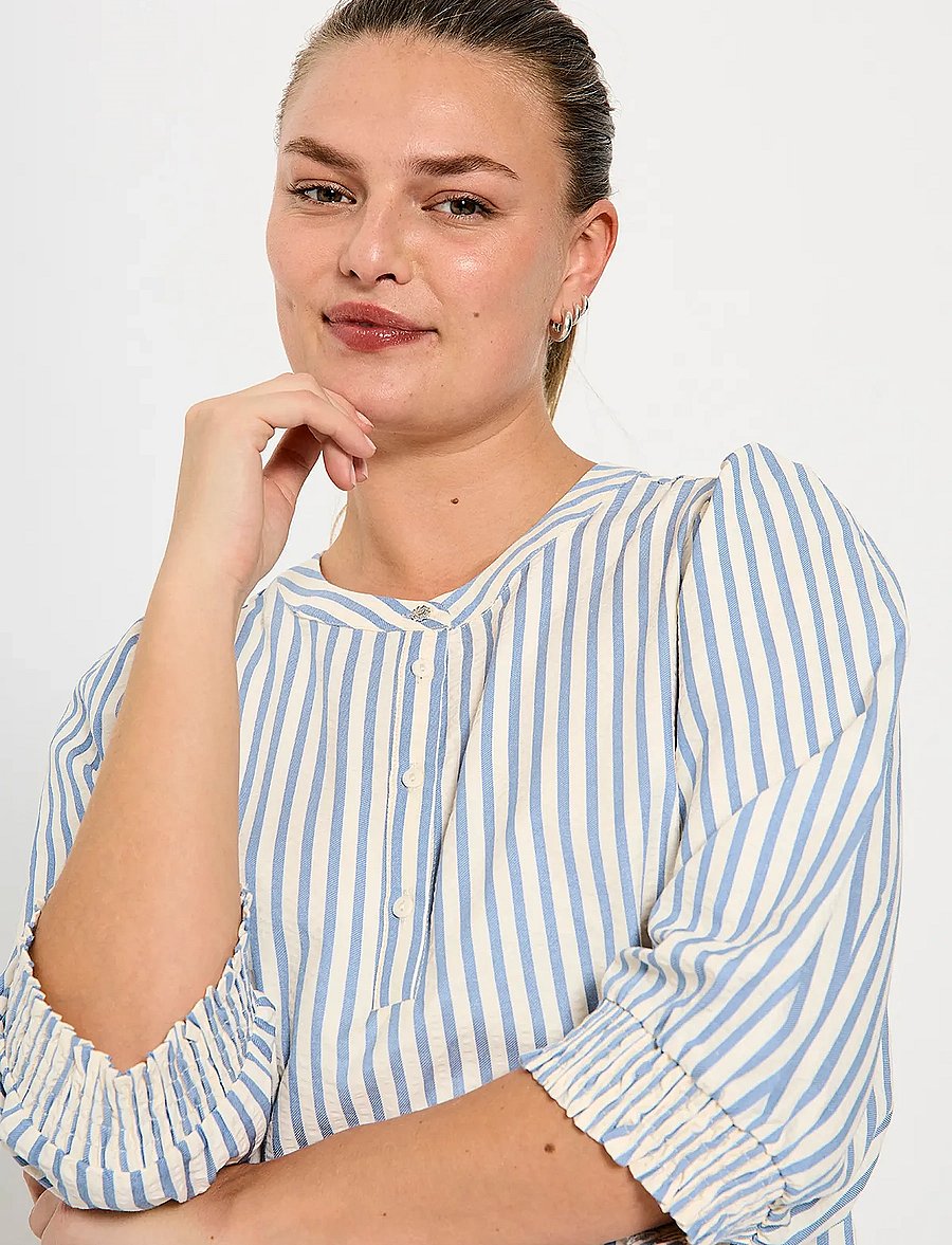 FREE/QUENT - Dress - sommerkleider - chambray blue w star off-white - 3