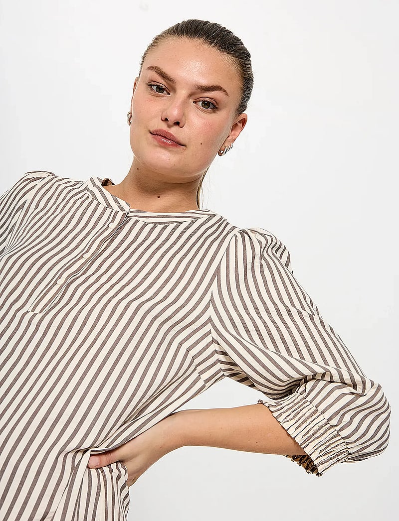 FREE/QUENT - Dress - sommarklänningar - morel w. star off-white - 3