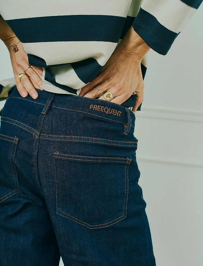 FREE/QUENT - FQSINDY-JEANS - hosen mit weitem bein - dark blue denim - 3