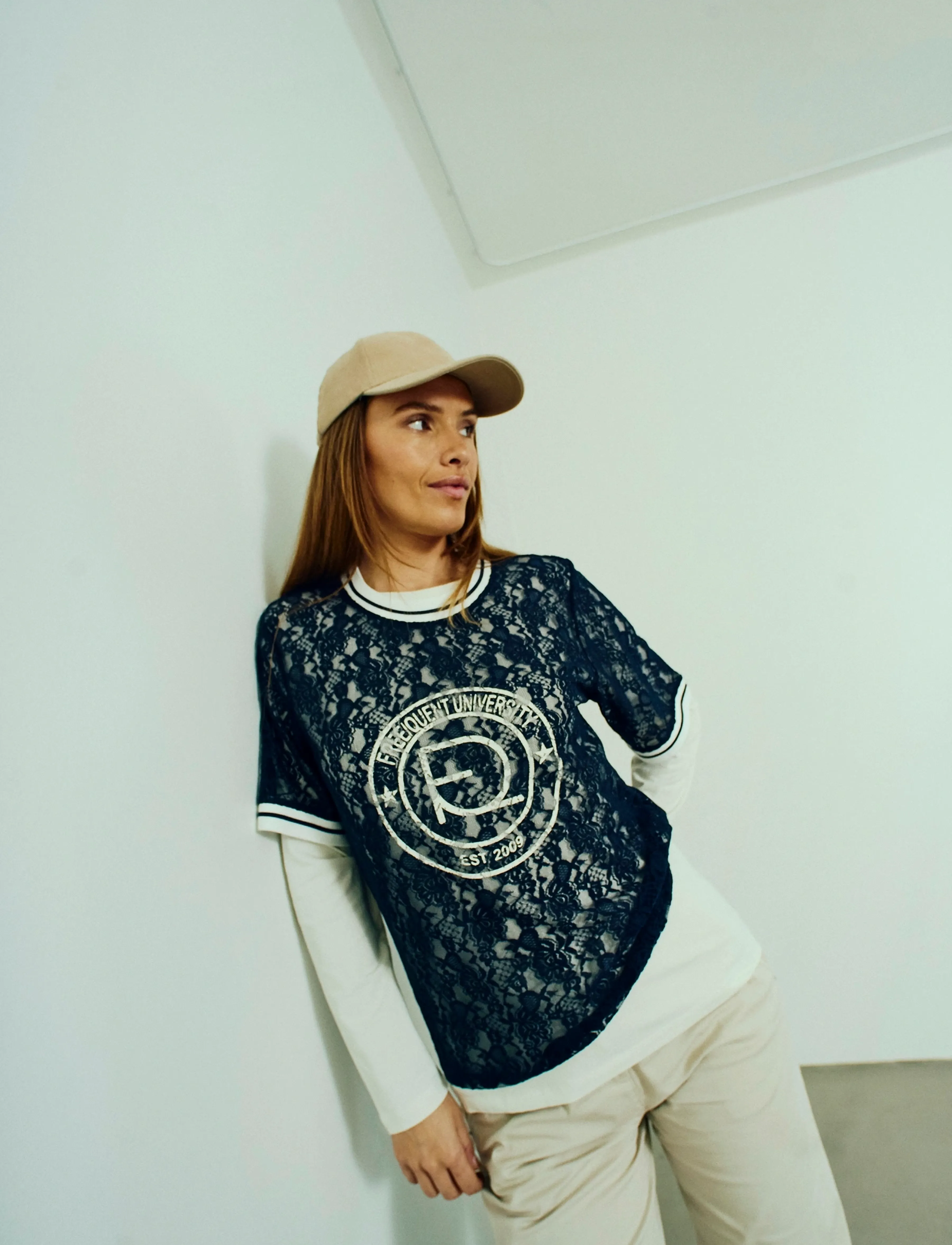 FREE/QUENT FQEICO-TEE - T-shirts - NAVY BLAZER W. STAR OFF-WHITE / black