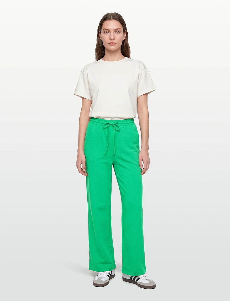 FREE/QUENT - FQNANNI-PANTS - bukser med brede ben - bright green - 0