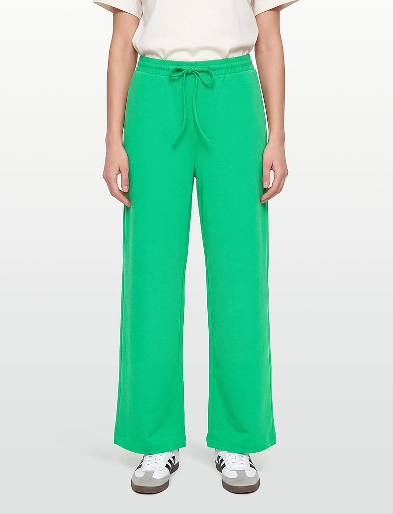 FREE/QUENT - FQNANNI-PANTS - bukser med brede ben - bright green - 3