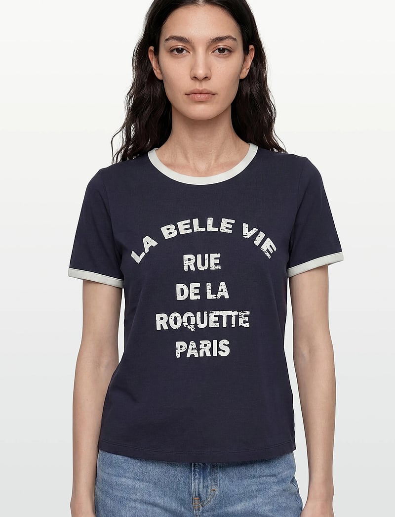FREE/QUENT - FQFENJAL-TEE - t-shirts - navy blazer w. star off-white - 3