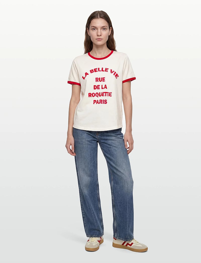 FREE/QUENT - FQFENJAL-TEE - t-shirts - star off-white w. true red - 0