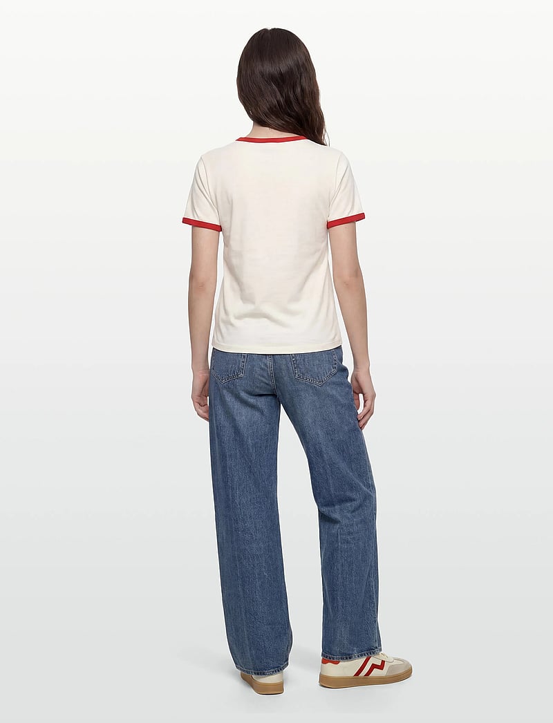 FREE/QUENT - FQFENJAL-TEE - t-shirts - star off-white w. true red - 4