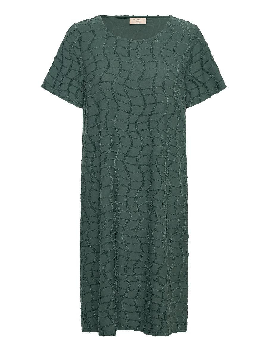 FREE/QUENT - FQALFI-DRESS - t-shirt-kleider - dark forest - 0