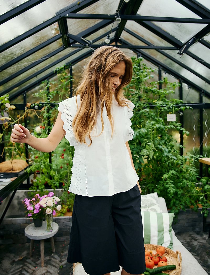 FREE/QUENT - FQBINA-BLOUSE - Ærmeløse bluser - brilliant white - 3
