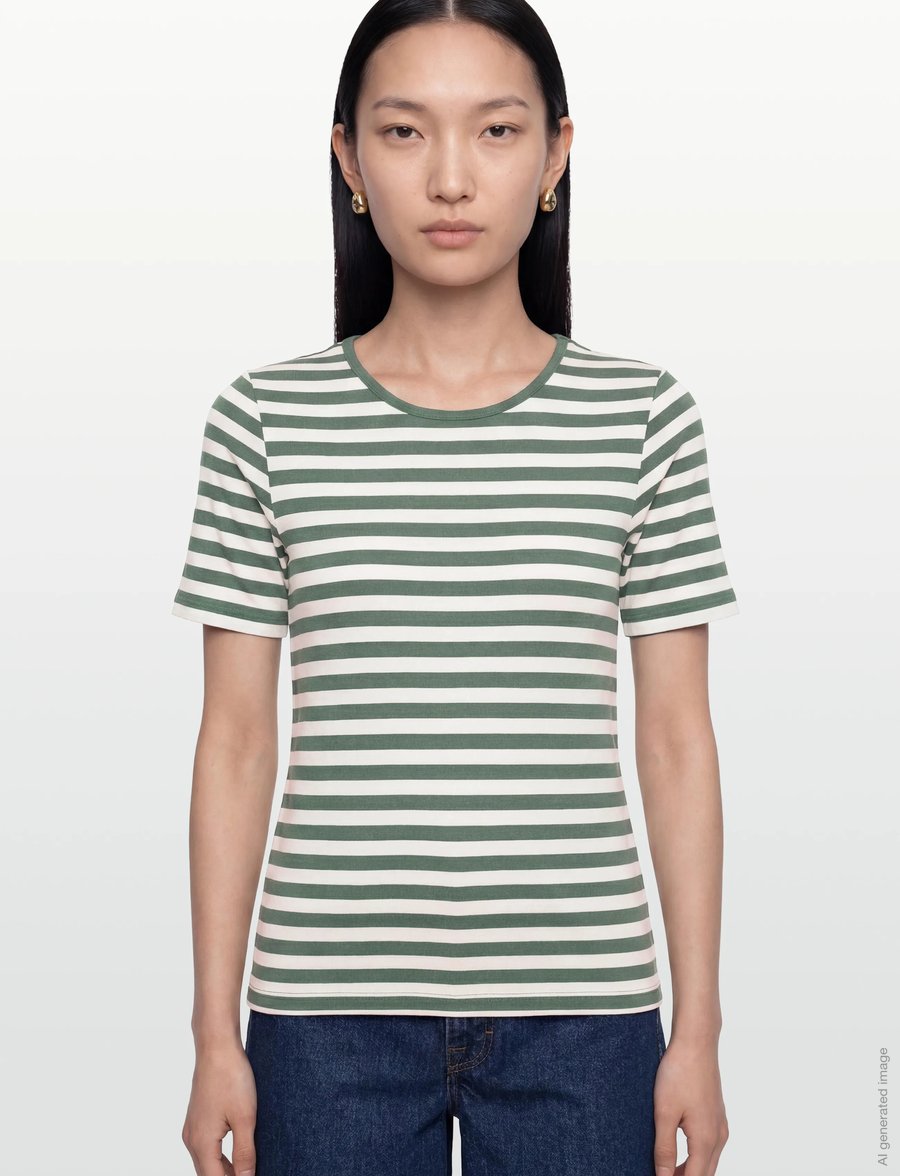 FREE/QUENT - FQLIANA-TEE - t-shirts - dark forest w. star off-white - 3