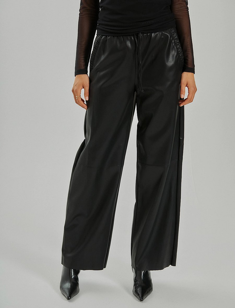 FREE/QUENT - FQVEGGY-PANTS - nahkpüksid - black - 3