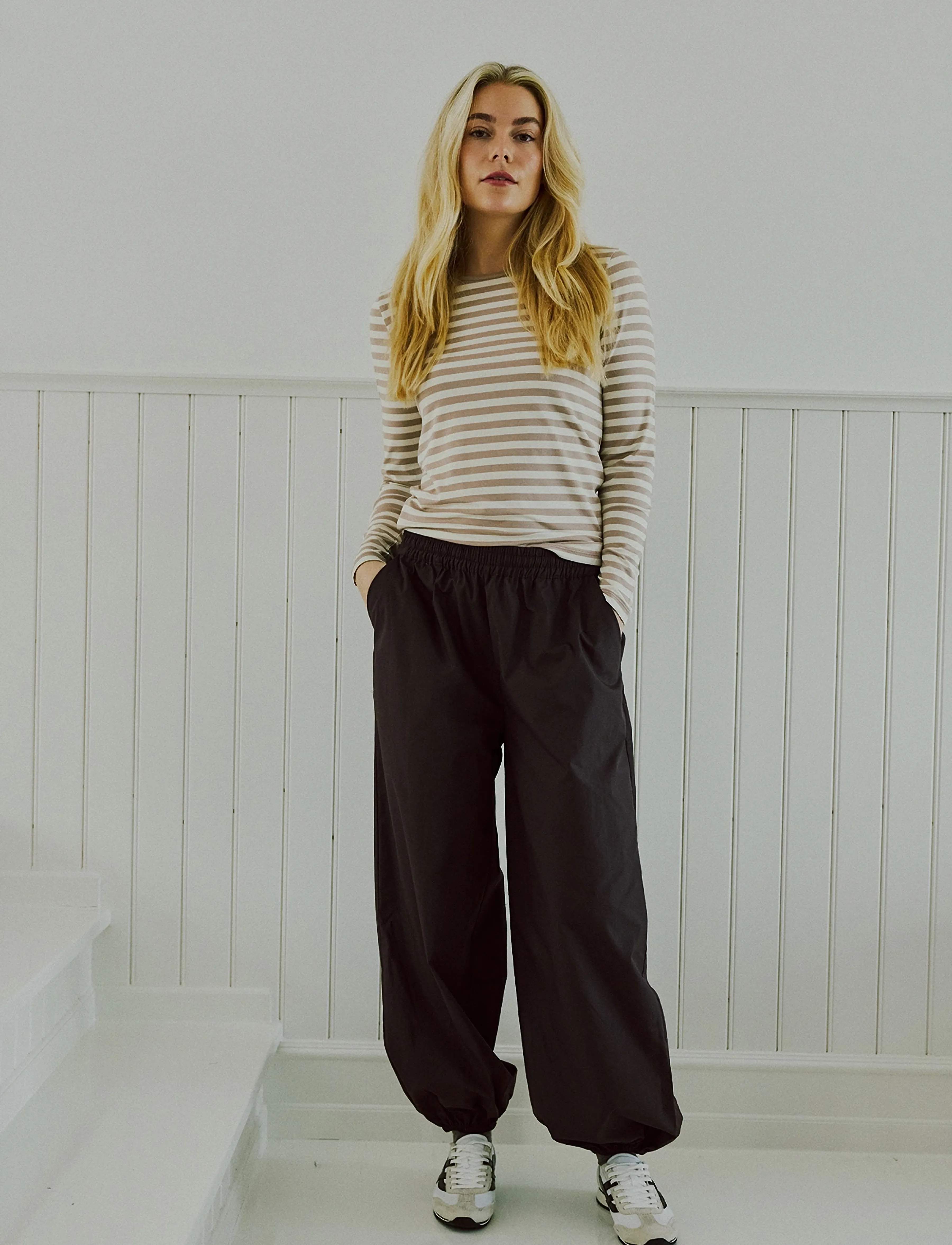 FREE/QUENT FQBREEZE-PANTS - Jogginghosen - COFFEE BEAN / brown