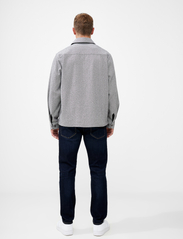 French Connection - HERRINGBONE LS - kasdienio stiliaus marškiniai - lgt grey - 4