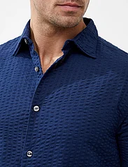 French Connection - SS SEERSUCKER CHECK SHIRT - short-sleeved shirts - navy - 4