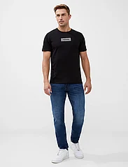 French Connection - REPEAT LOGO GRAPHIC TEE - t-shirts - black - 3