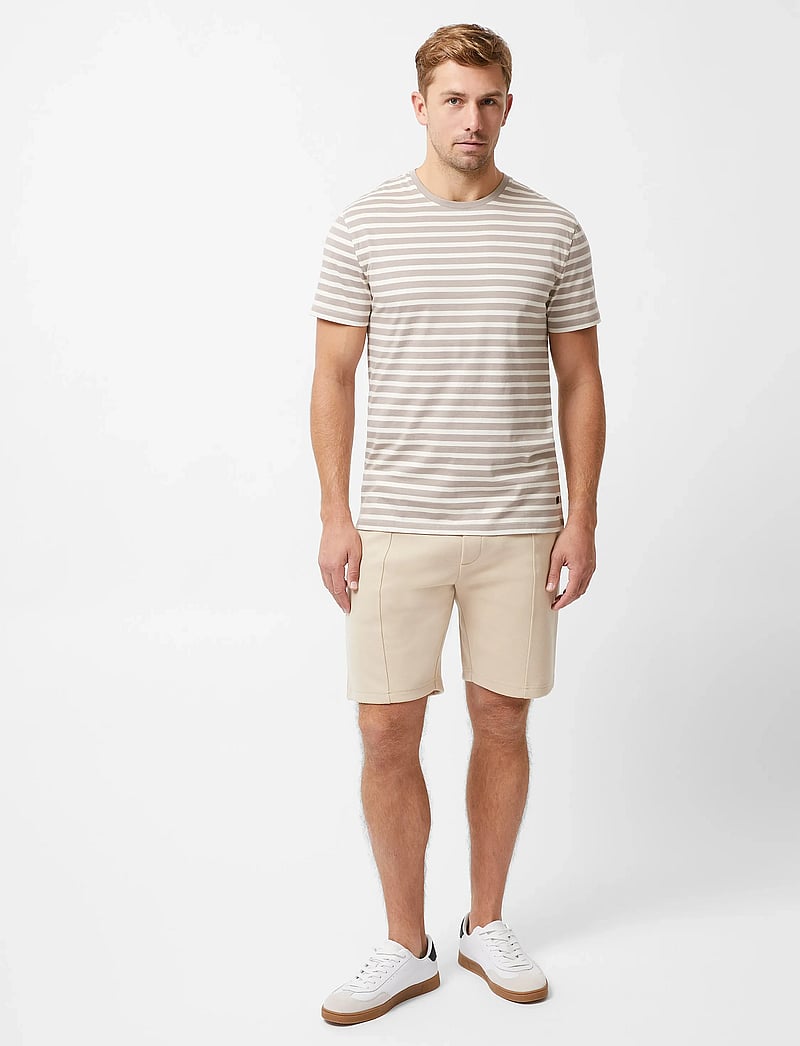 French Connection - SS TEE W YARN DYE STRIPES - kurzärmelig - taupe/stone - 0