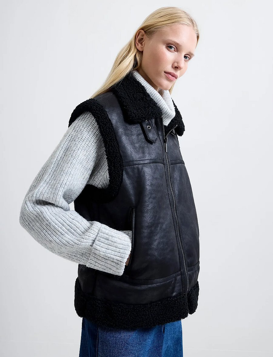 French Connection - CAMRY FAUX SUEDE S/LESS GILET - steppwesten - black - 2