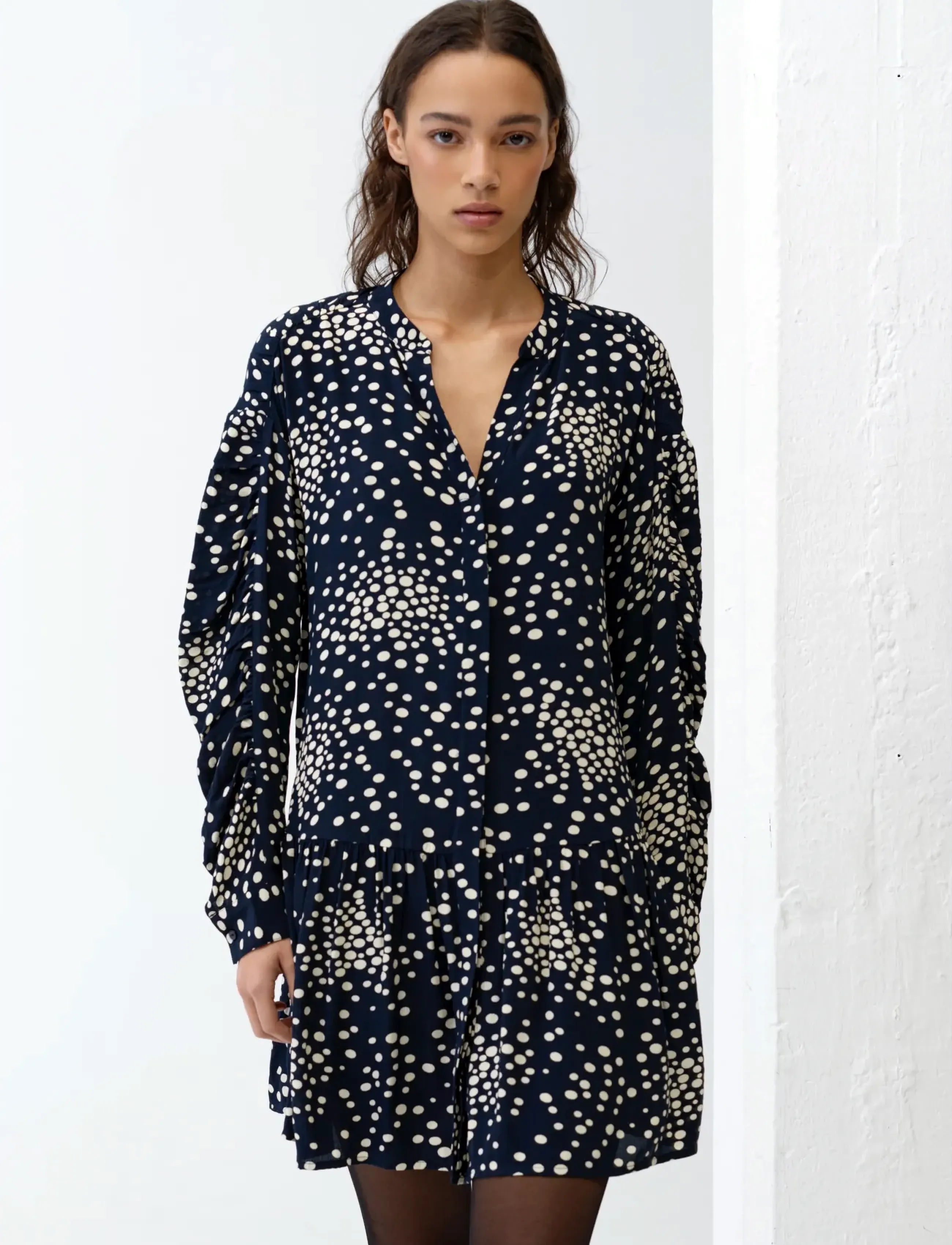 French Connection THEA LIZZIE DROPPED WAIST DRES - Kjoler - NAVY/PORCELAIN CREAM / navy