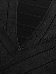 French Connection - ZASHA SPOTLIGHT V NK BDY DRESS - korta klänningar - black - 2