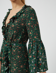 French Connection - ANNIFRIDA DELPHINE WRAP DRESS - wrap dresses - cilantro ditsy - 3
