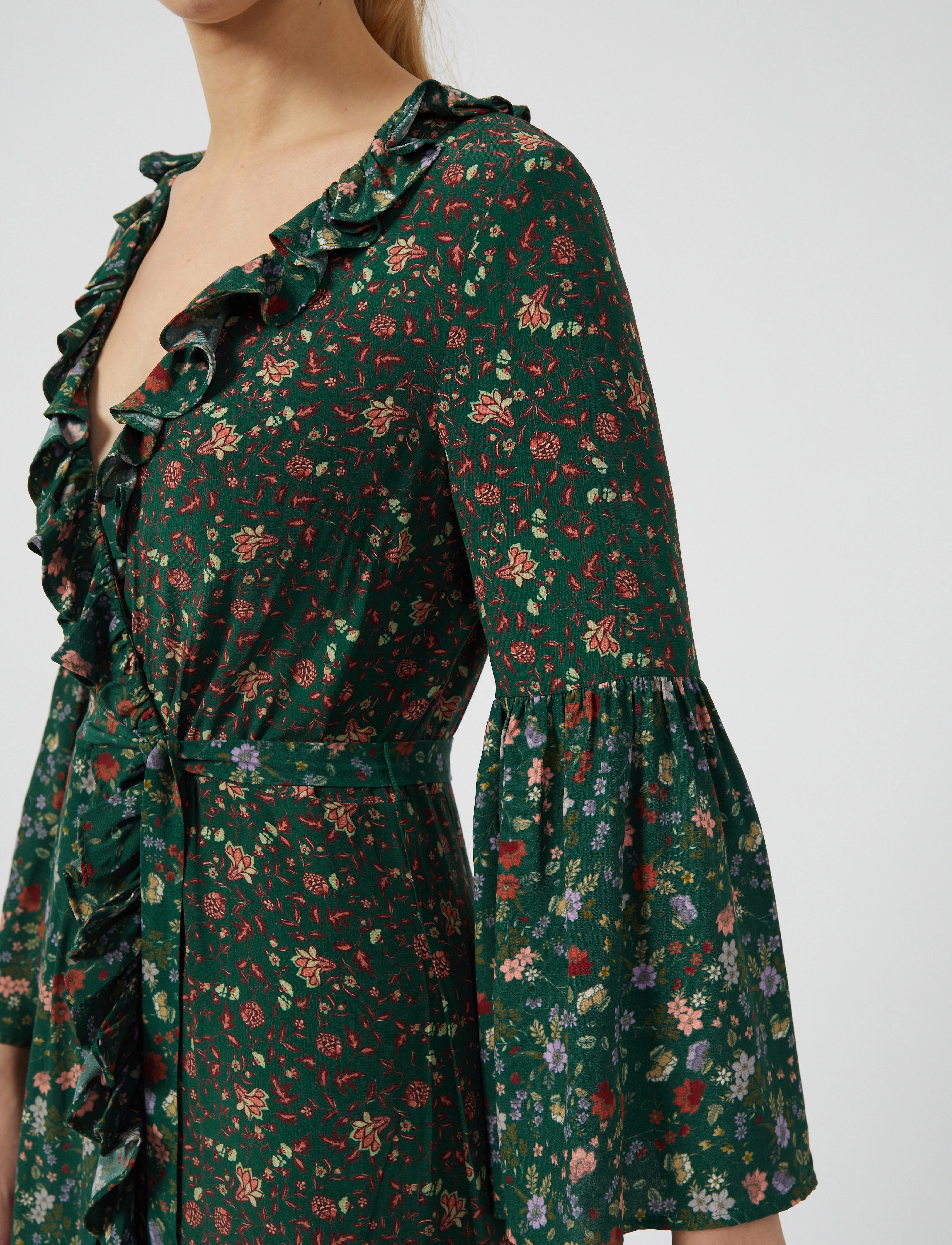 French Connection - ANNIFRIDA DELPHINE WRAP DRESS - slå-om-kjoler - cilantro ditsy - 3