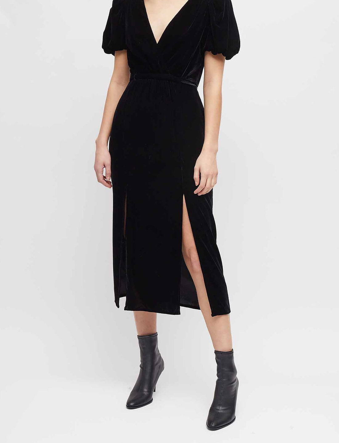 French Connection Ilavia Velvet Long Dress Midi dresses Boozt